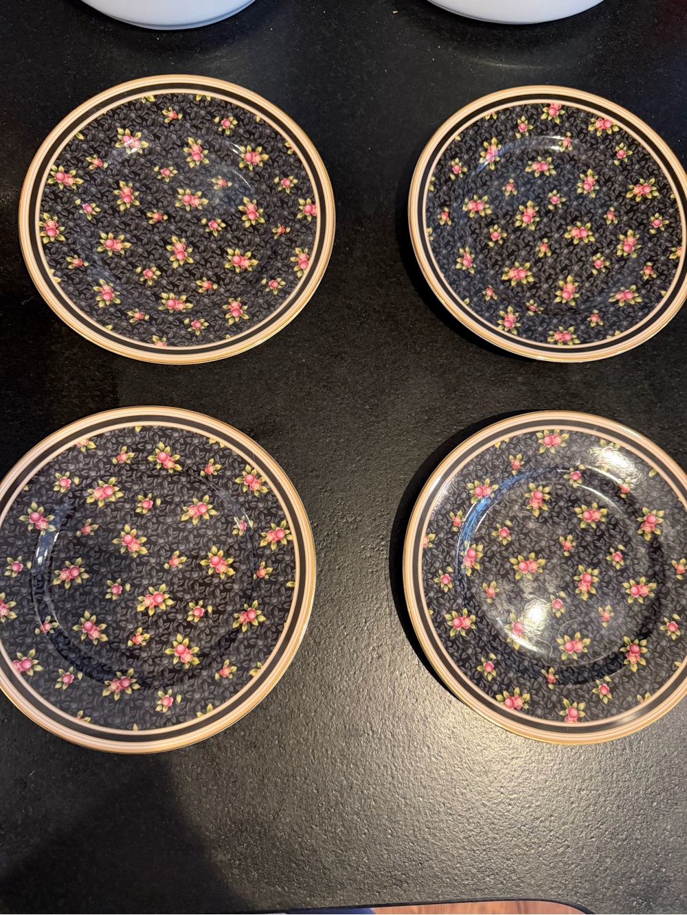 Set of 4 Rare Wedgwood Clio Black Accent Bone China Plates 6”